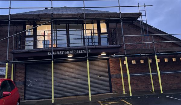 picture of kearlsey medical centre with scaffolding